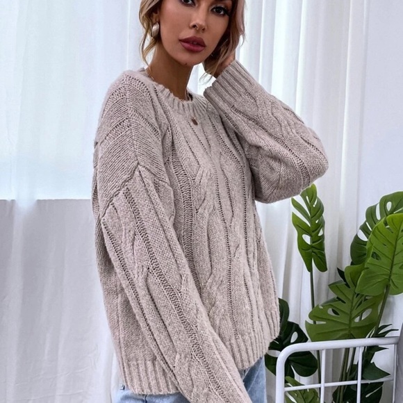 Cable knit oversized knit sweater cream - Picture 2 of 3